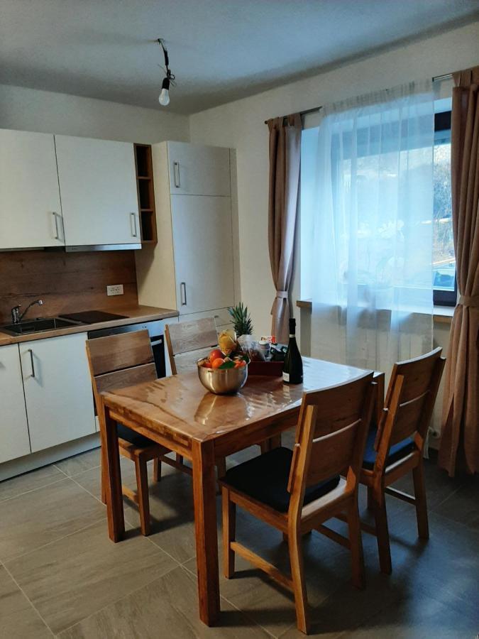 Apartment Anna Racines Bagian luar foto