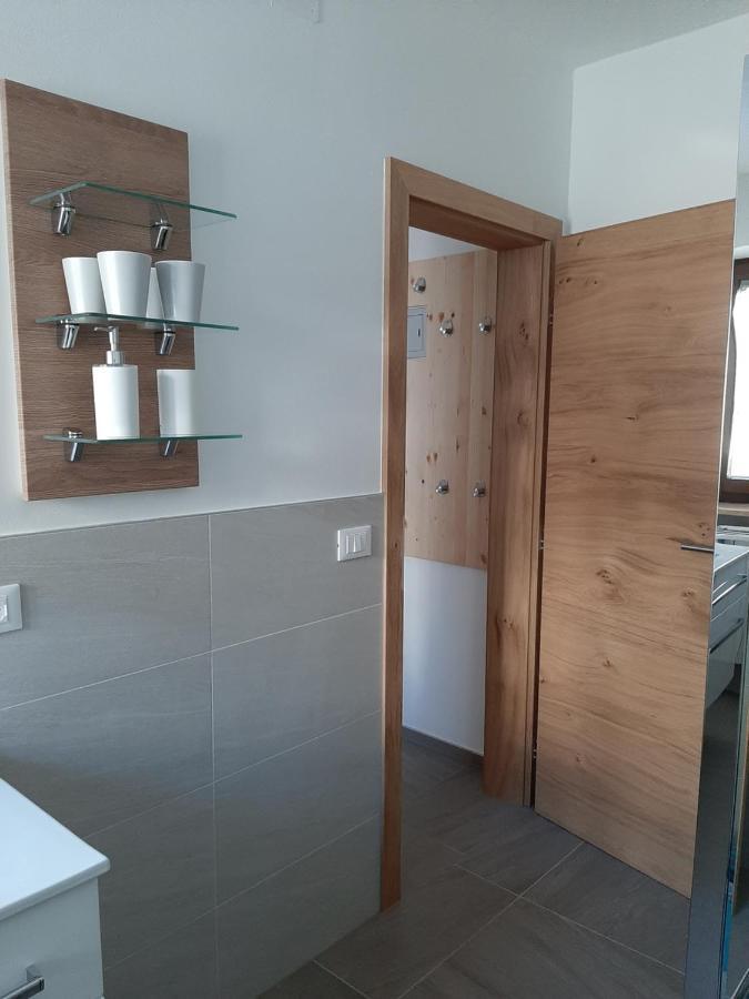 Apartment Anna Racines Bagian luar foto