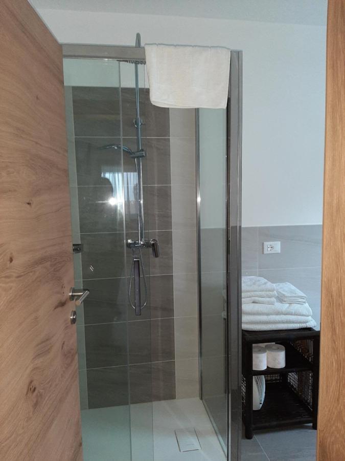 Apartment Anna Racines Bagian luar foto