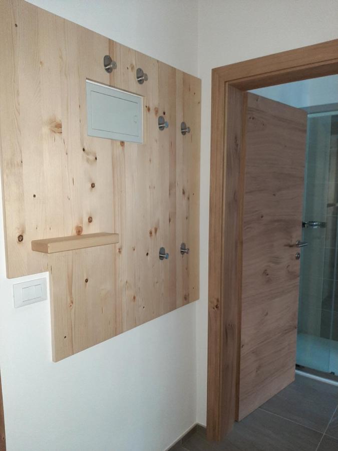 Apartment Anna Racines Bagian luar foto